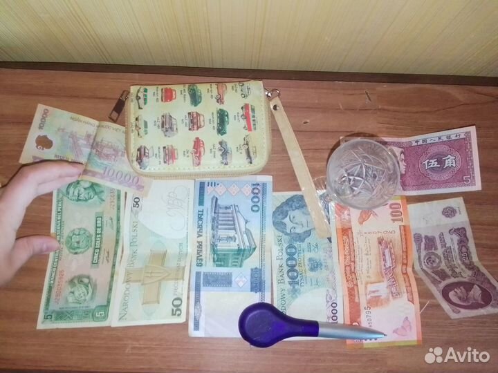 Коллекция купюр, монет разных стран старых