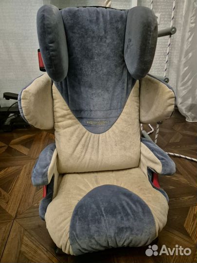 Автомобильное кресло Recaro