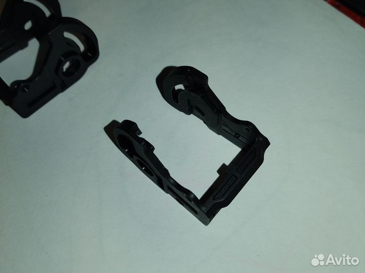 Фиксатор разъема блока управления Renault