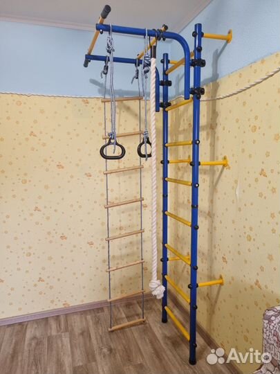 Спортивный снаряд. Шведская стенка