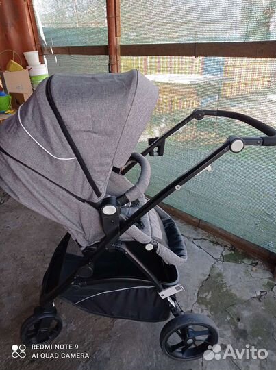 Прогулочная коляска