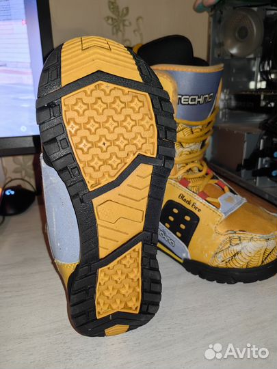 Сноуборд 142 + крепления + ботинки 38