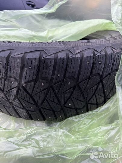 Goodyear Ultragrip 600 215/65 R16