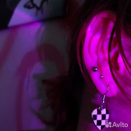 Мастер пирсинга