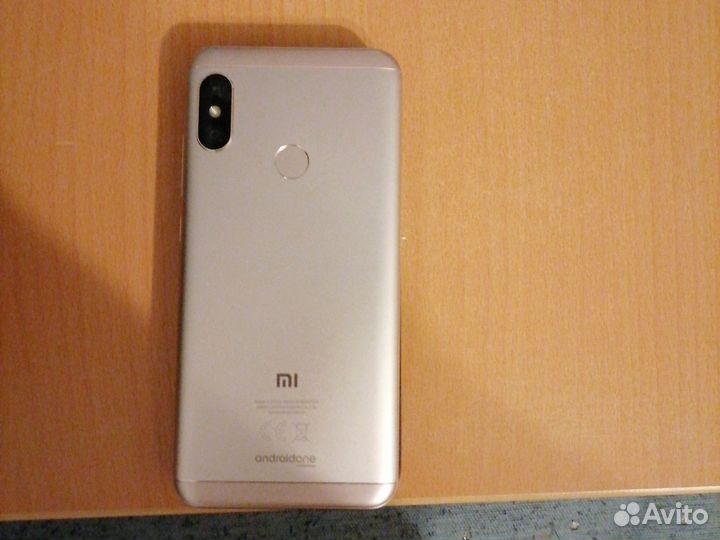 Xiaomi Mi A2 Lite Android One, 4/64 ГБ