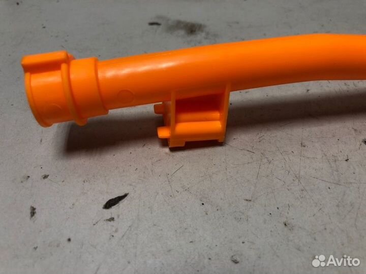 Направляющая щупа уровня масла Volkswagen Passat