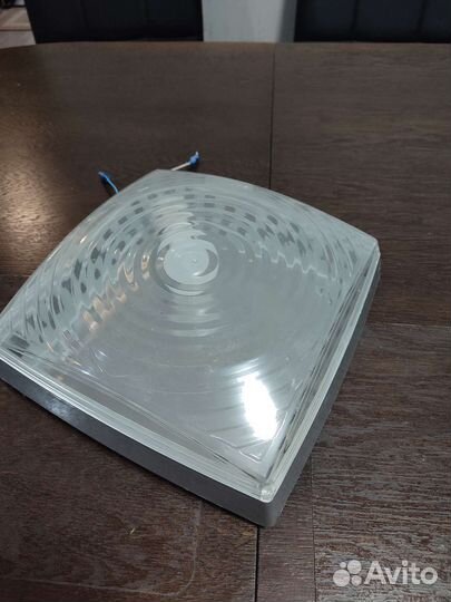 Светильник потолочный