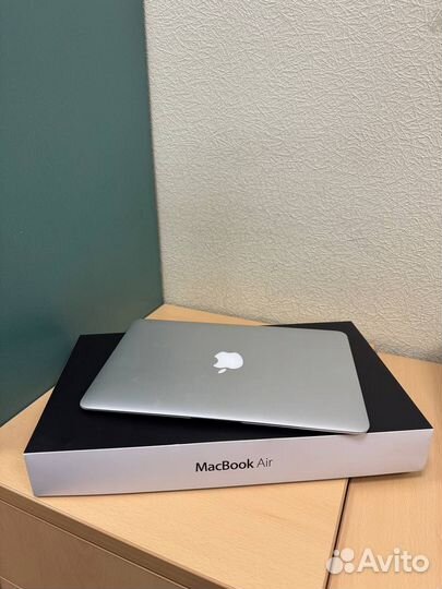 Apple MacBook Air 11 A 1370