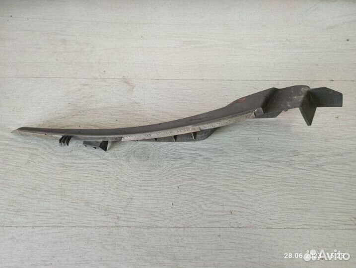 Молдинг лобового стекла правый Lexus Rx350 2010