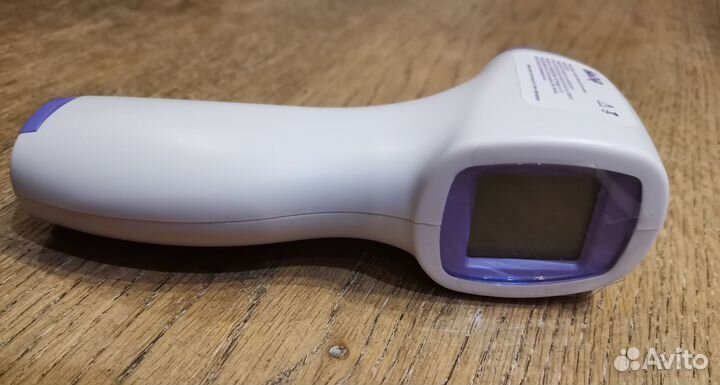 Градусник термометр бесконтактный. Новый