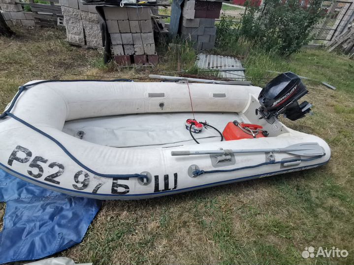 Моторная лодка quicksilver