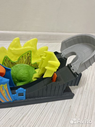 Hot wheels дракон трек