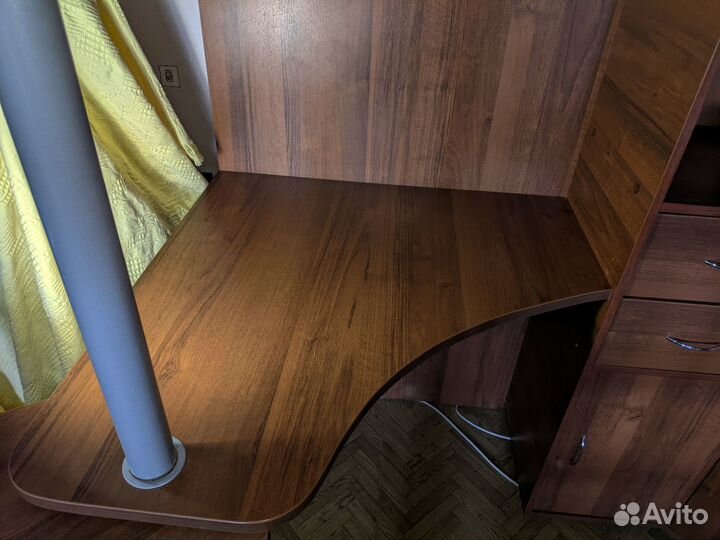 Двухъярусная кровать со шкафом и столом