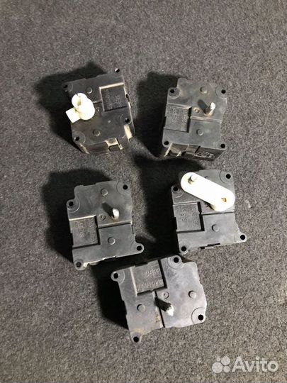 4D0820511A Моторчик заслонки печки Audi A8 D2 4.2