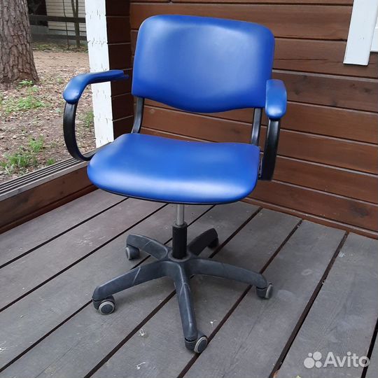 Парикмахерское кресло