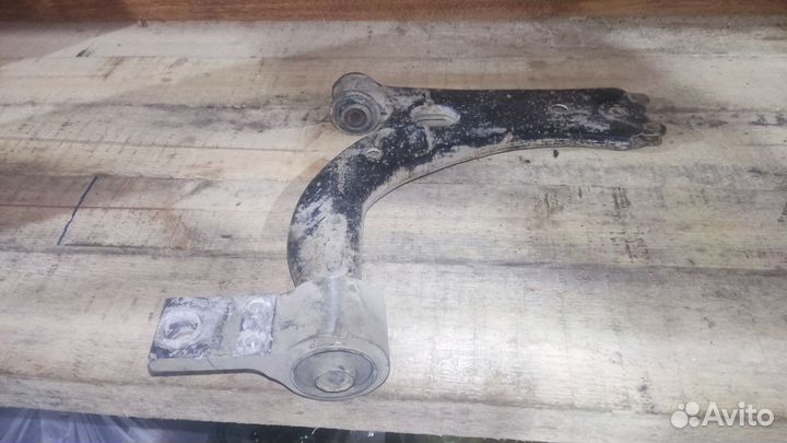 Продам левый рычаг форд фиеста