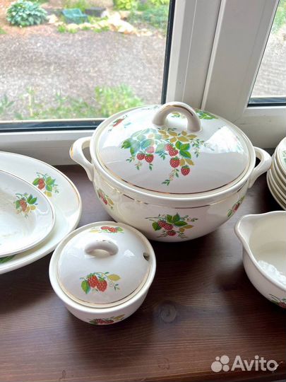 Сервиз столовый СССР малинки