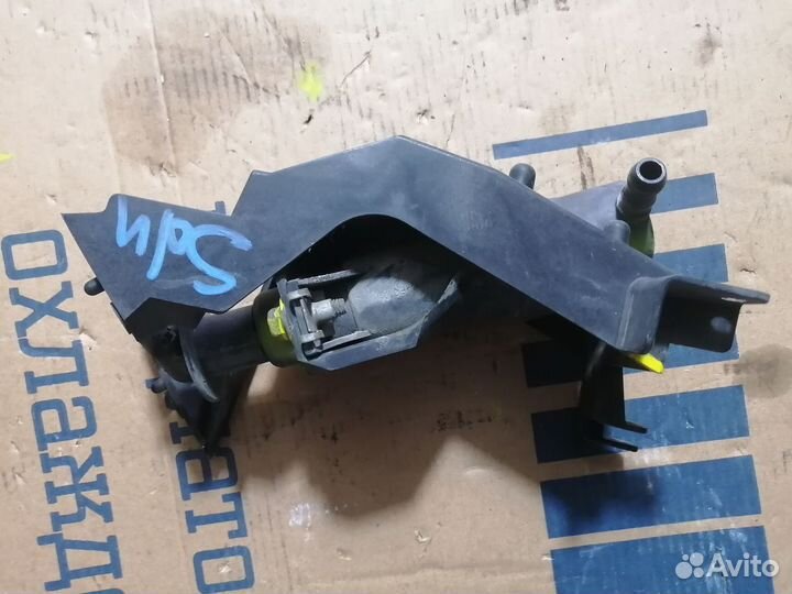 Форсунка омывателя фары Mazda 3 BK левая