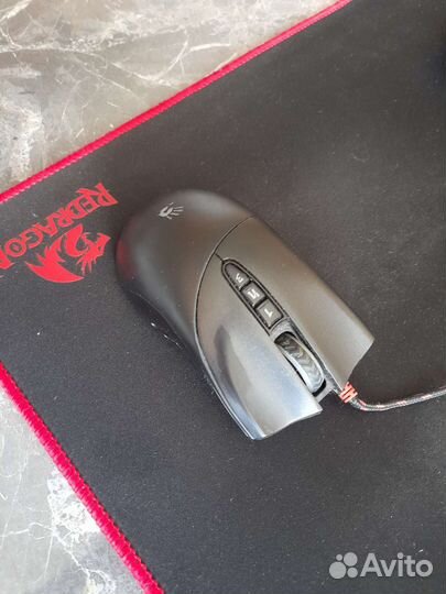 Игровая клавиатура, мышь и коврик