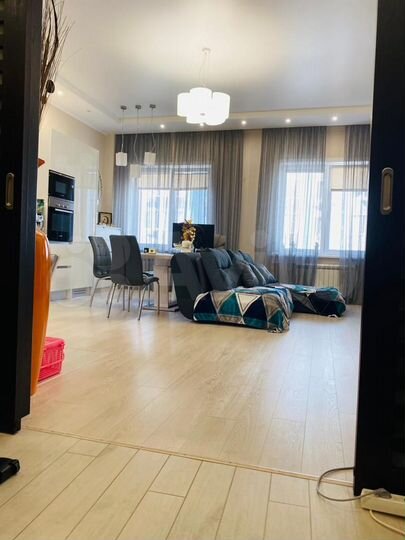 3-к. квартира, 100 м², 4/8 эт.