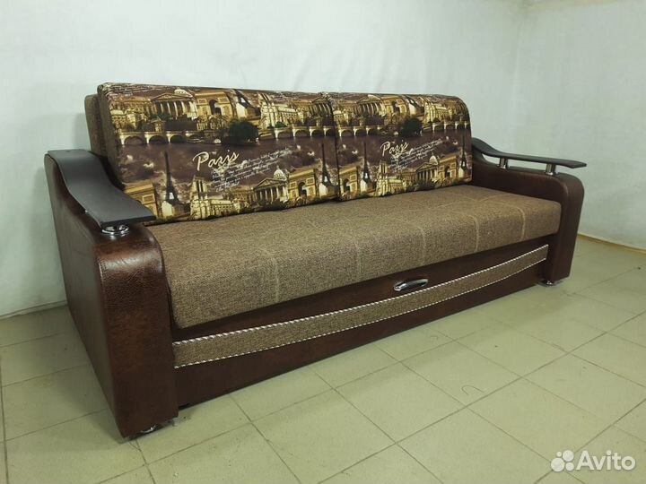 Диван на металлокаркасе