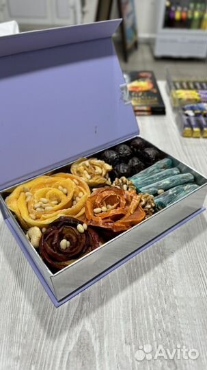 Подарочные наборы и букеты из сухофруктов