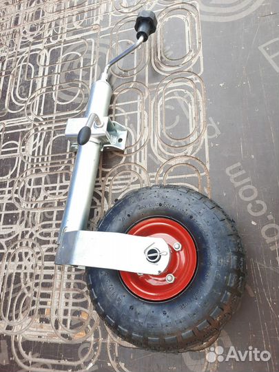 Опорное колесо прицепа пневматическое