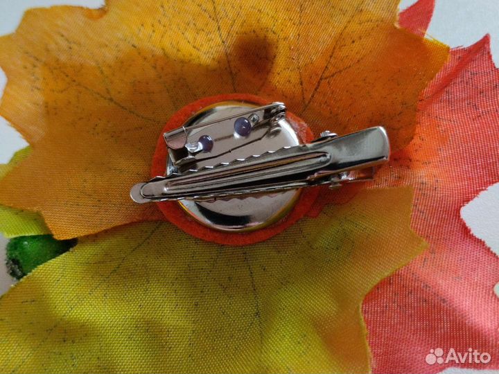 Брошь заколка праздник осени листья ягоды