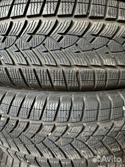 Goodyear UltraGrip Performance+ SUV 215/65 R17 98V