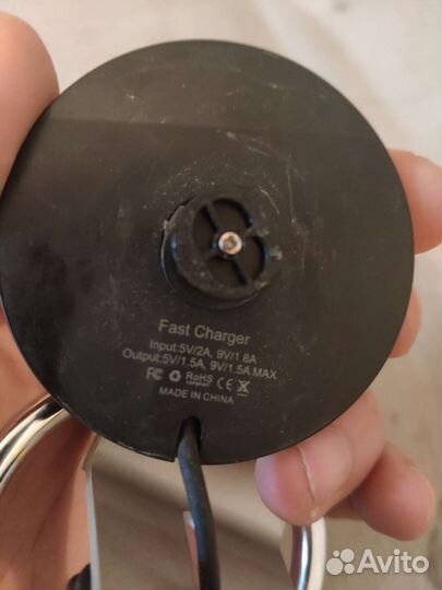 Беспроводная зарядка подставка