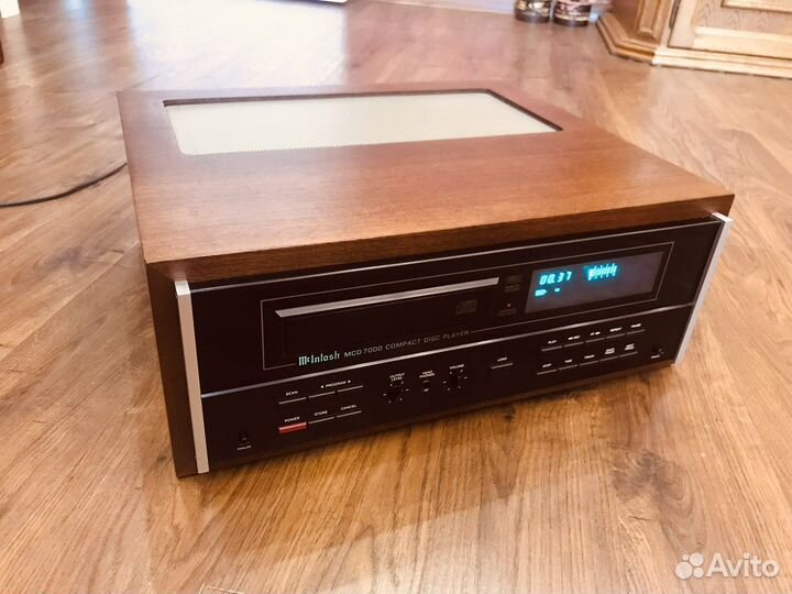 Mcintosh MCD 7000
