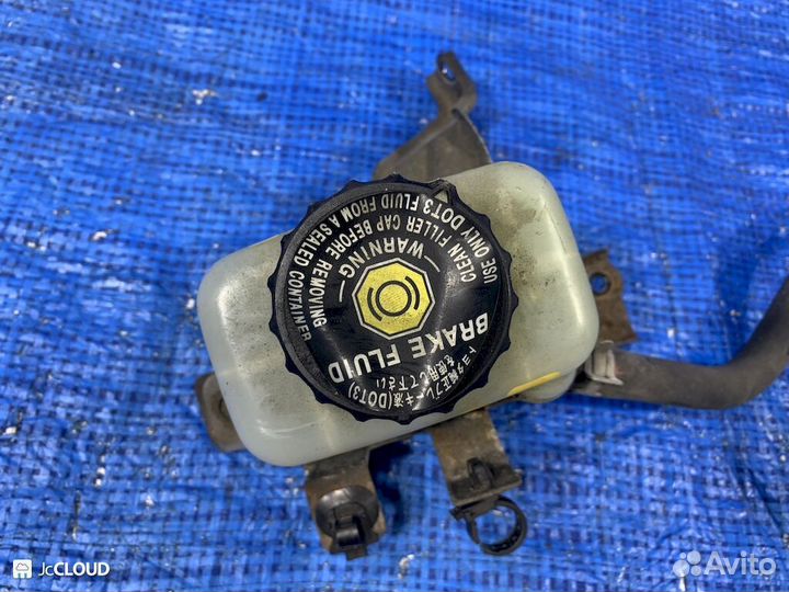 Бачок для тормозной жидкости на toyota harrier MCU