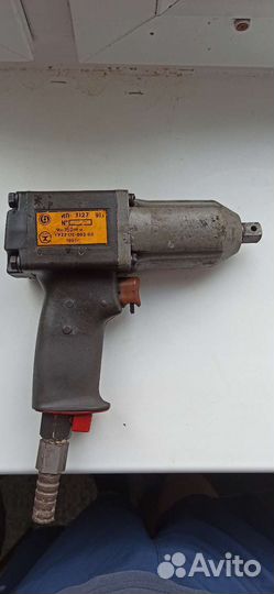 Гайковерт пневматический