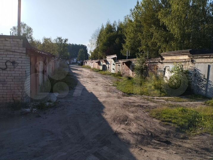 Гараж, > 30 м²