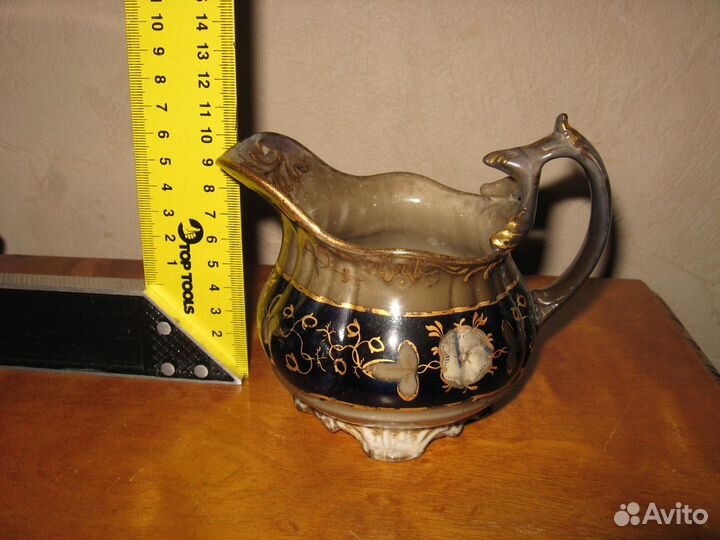 Старинный антикварный молочник