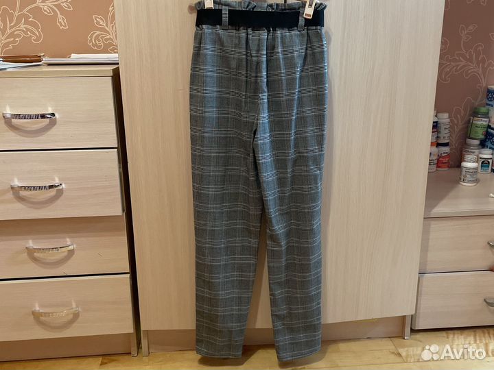 Блузка и брюки 140 (школьная форма)