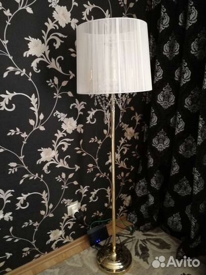 Торшер напольный с абажуром