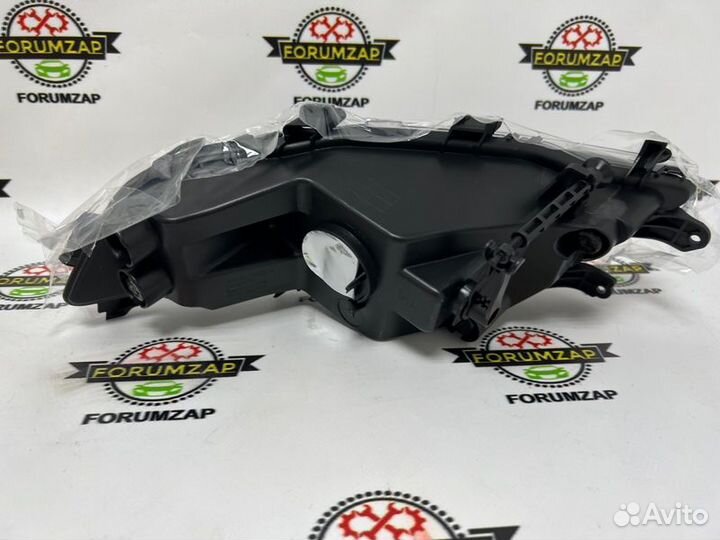 Фара противотуманная передняя левая Skoda Octavia