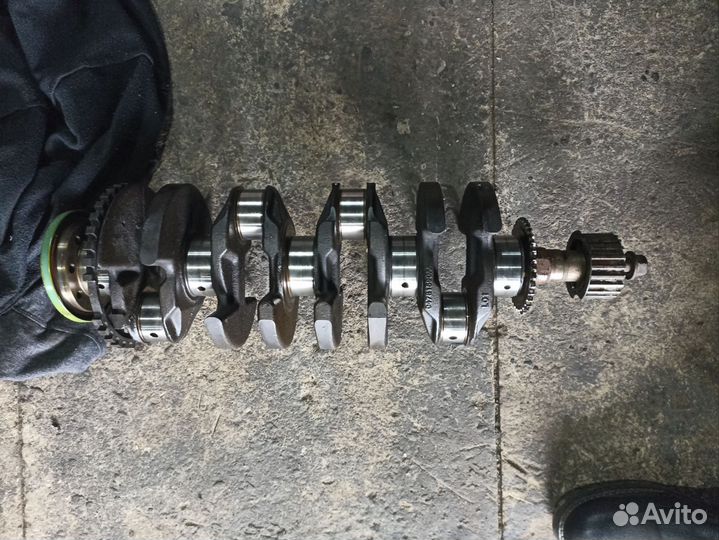 Коленчатый вал dodge stratus