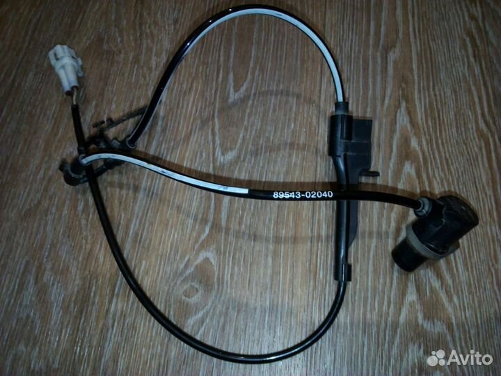 Датчик ABS T. Avensis T25 перед левый 89543-02040