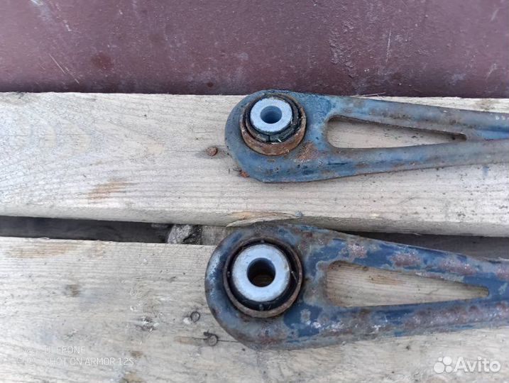 Рычаг подвески верхний задний Audi Q7 4L 3.0 BUG