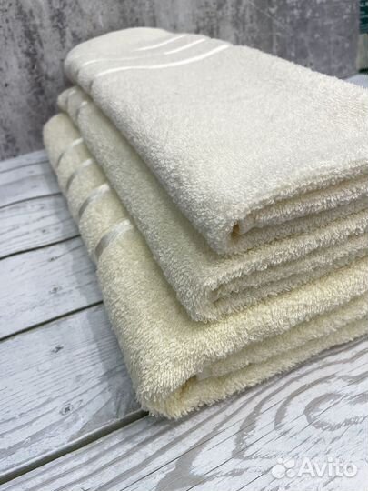 Полотенце банное махровое 3 шт. новое