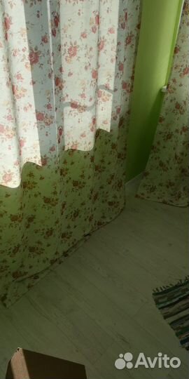 Две шторы с гардинами