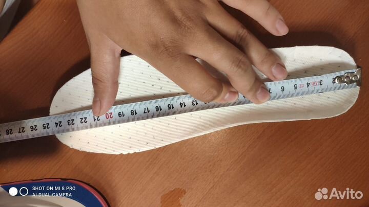 Кроссовки новые 37р