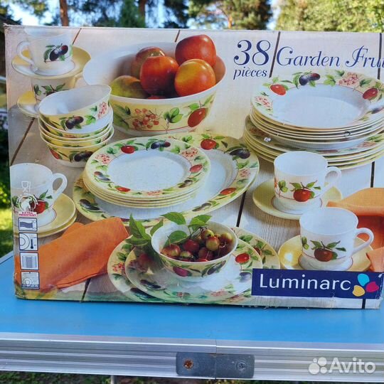 Столовой сервиз на 6 персон новый (38 предметов )
