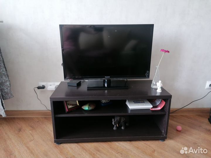 Продам тумбу тв