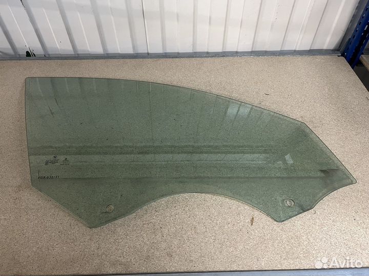 Стекло переднее правое BMW G30 G31 Атермальное