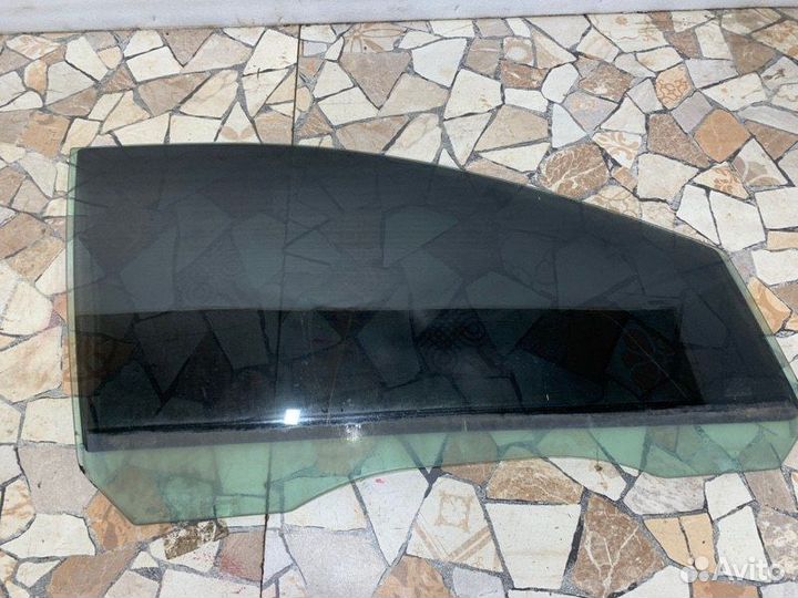 Стекло двери Ford Focus хэтчбэк 1.6 hwdb (100 Л.С)