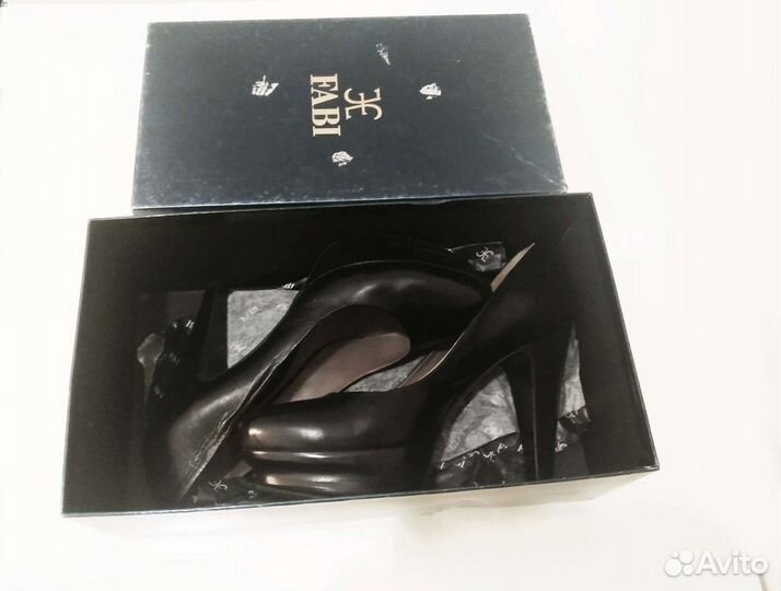 Туфли черные Fabi 39 размер. Сделаны в Италии
