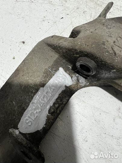 Кронштейн компресора кондиционера chery Kimo (S12)